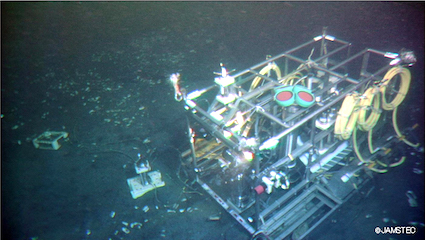 写真３：初島沖深海底総合観測ステーション.jpg